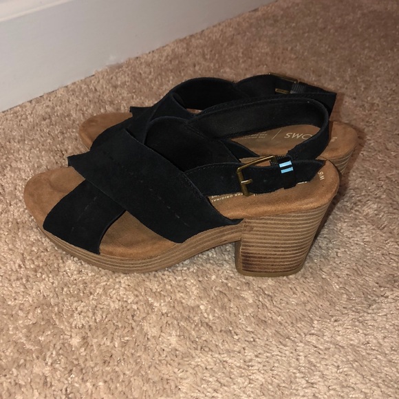 Toms - Picture 2 of 3